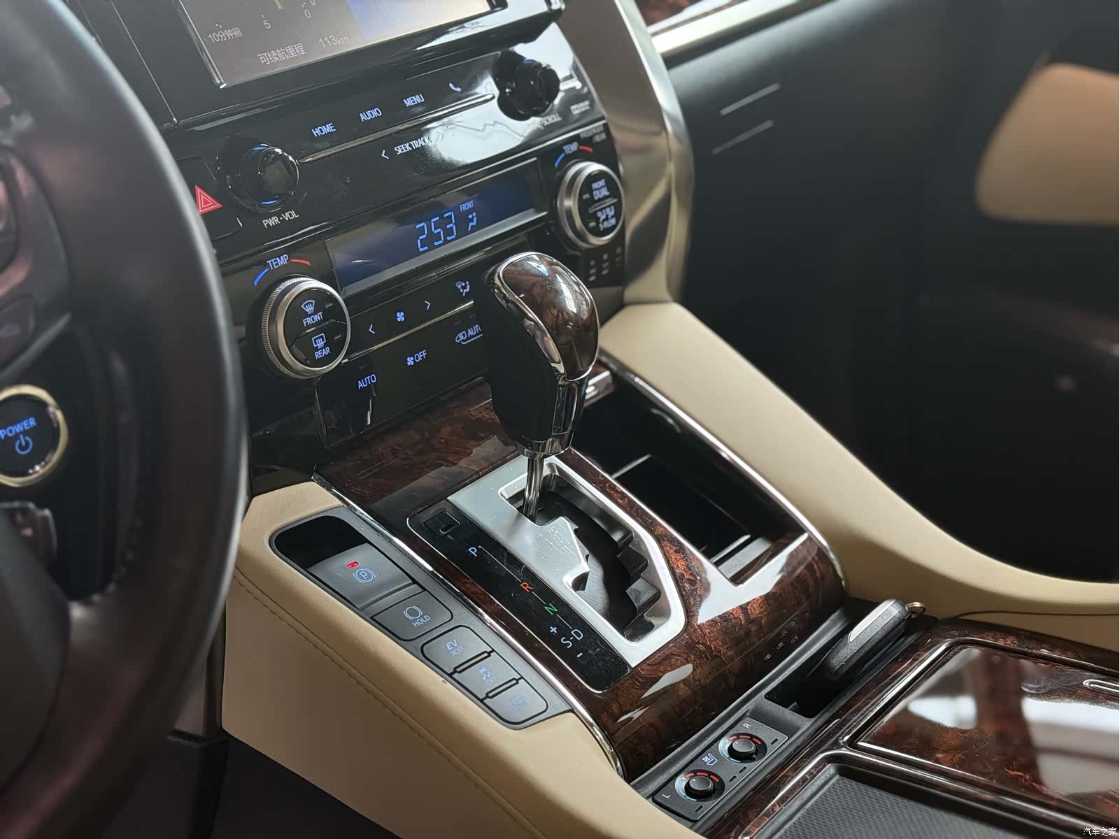 Toyota Alphard, 2019 9