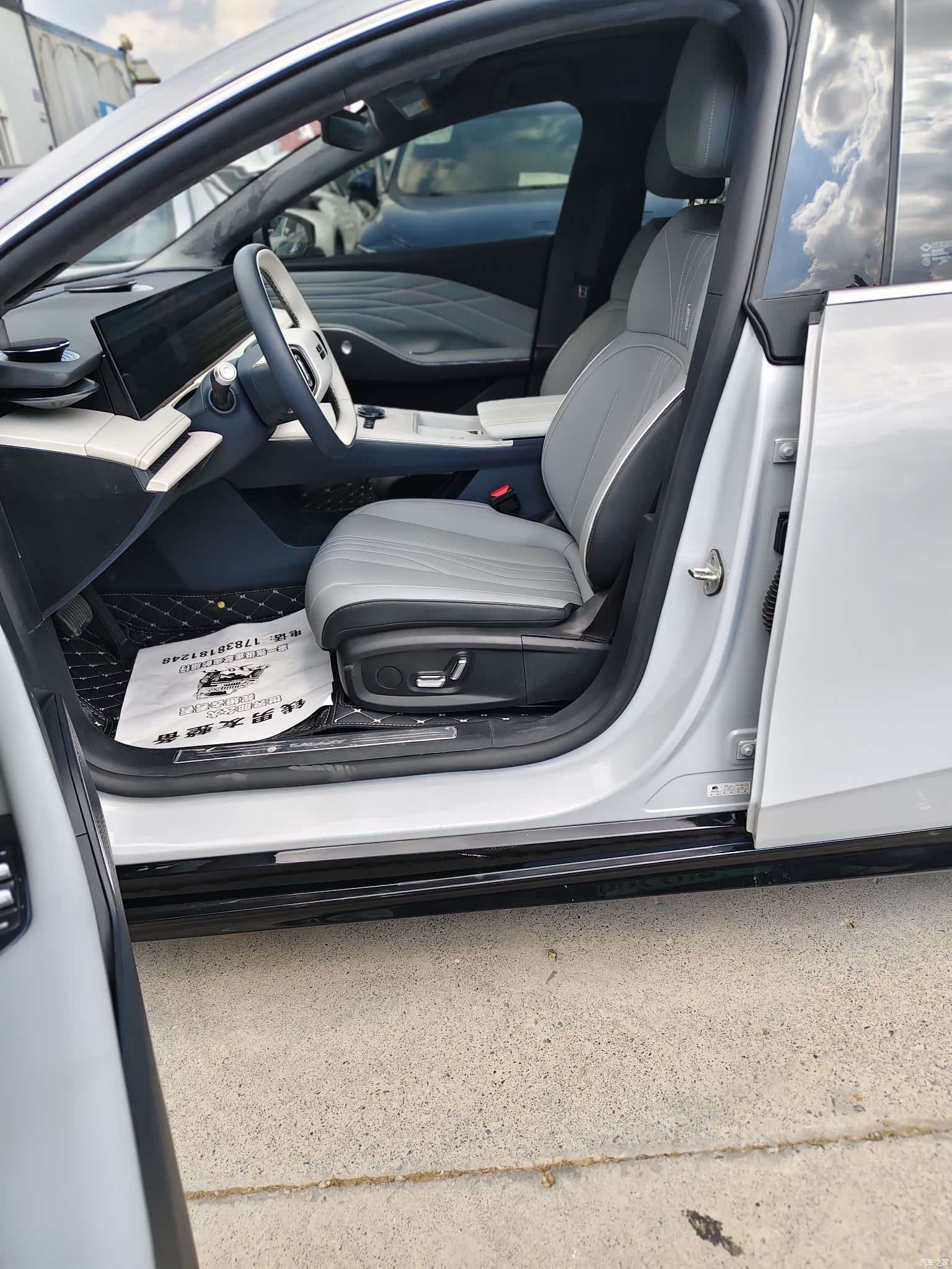 Geely E8, 2024 4