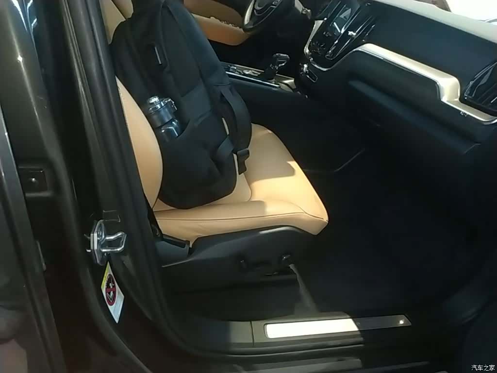 Volvo XC60, 2018 25