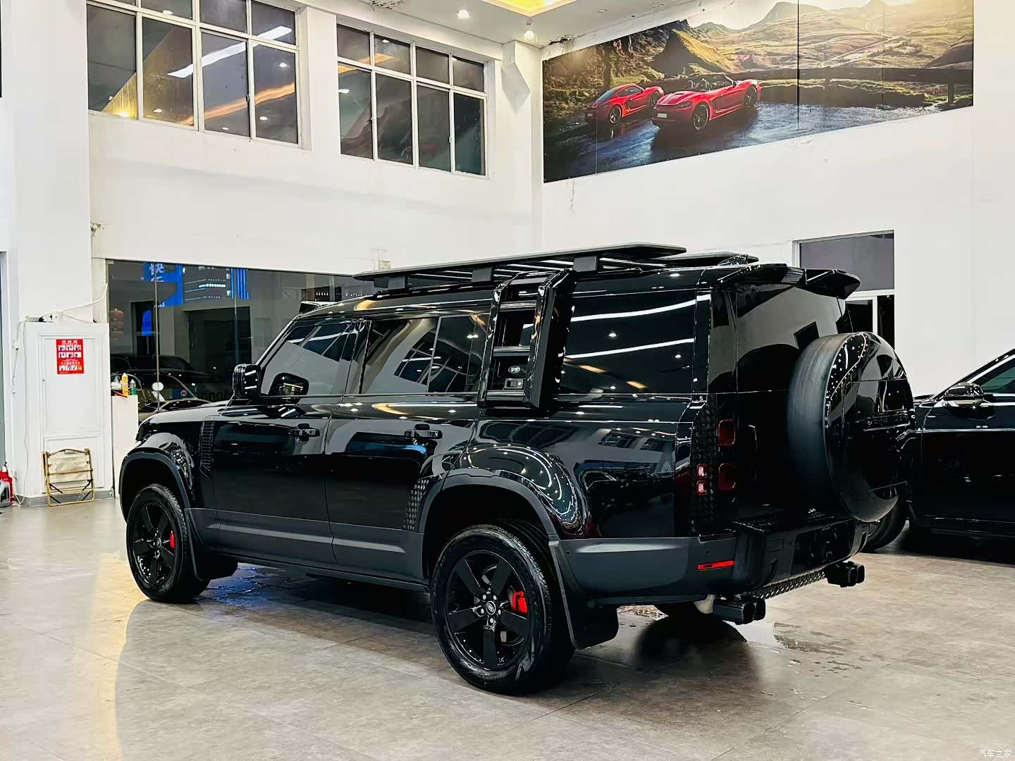 Land Rover Defender, 2024 4