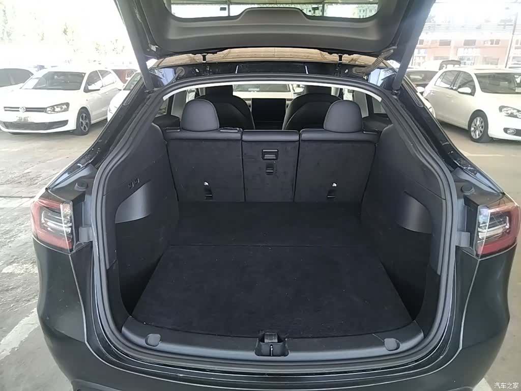 Tesla Model Y, 2021 9