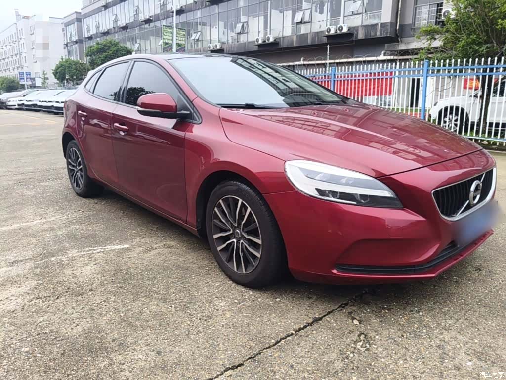 Volvo V40, 2017 4