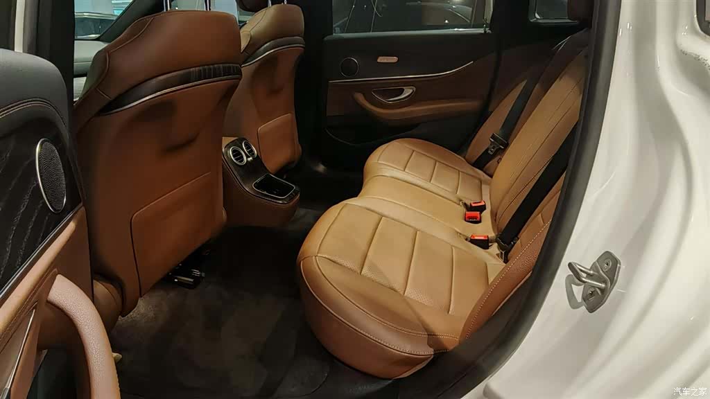 Mercedes-Benz E-Class, 2023 8