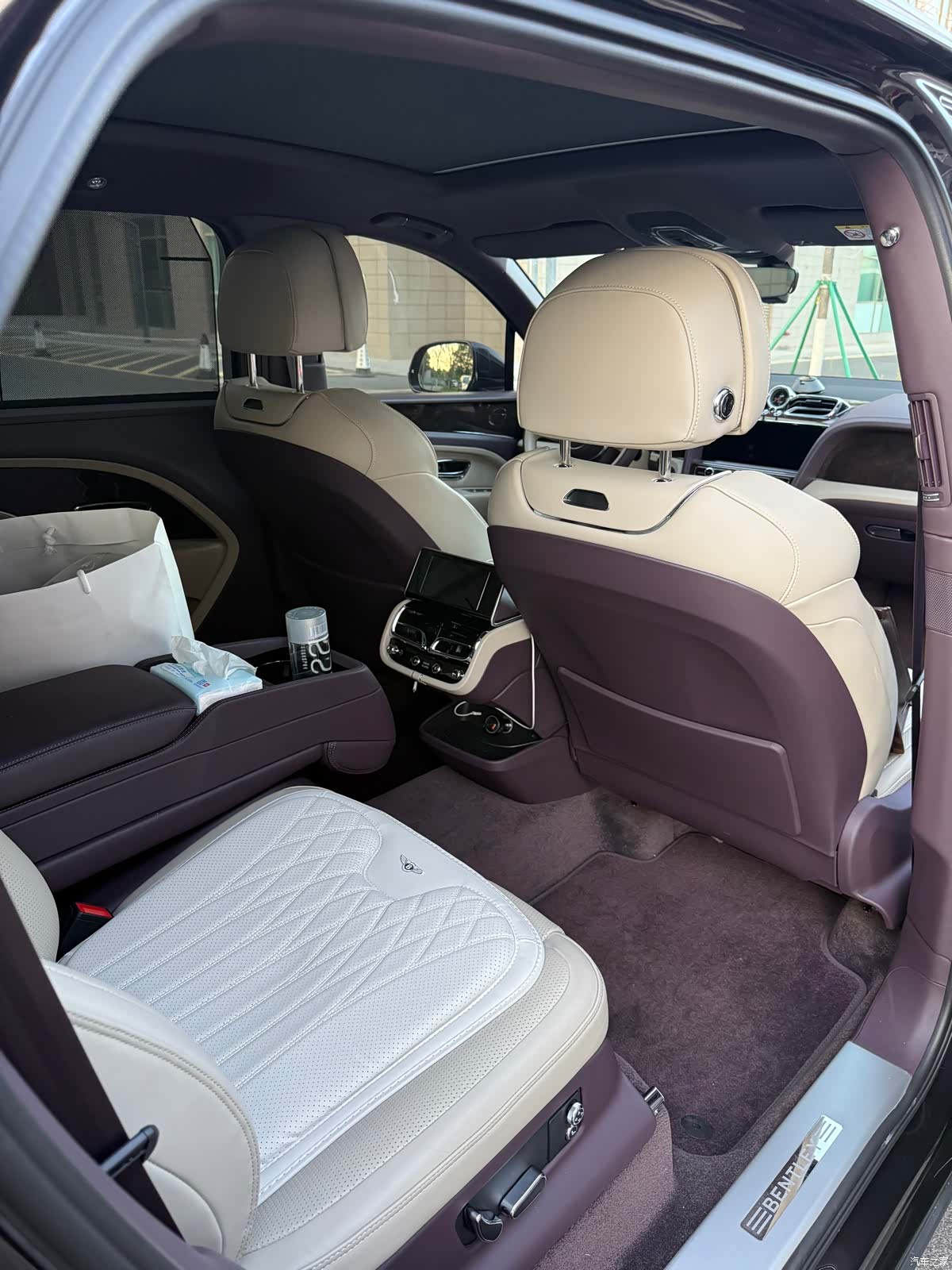 Bentley Bentayga, 2023 7
