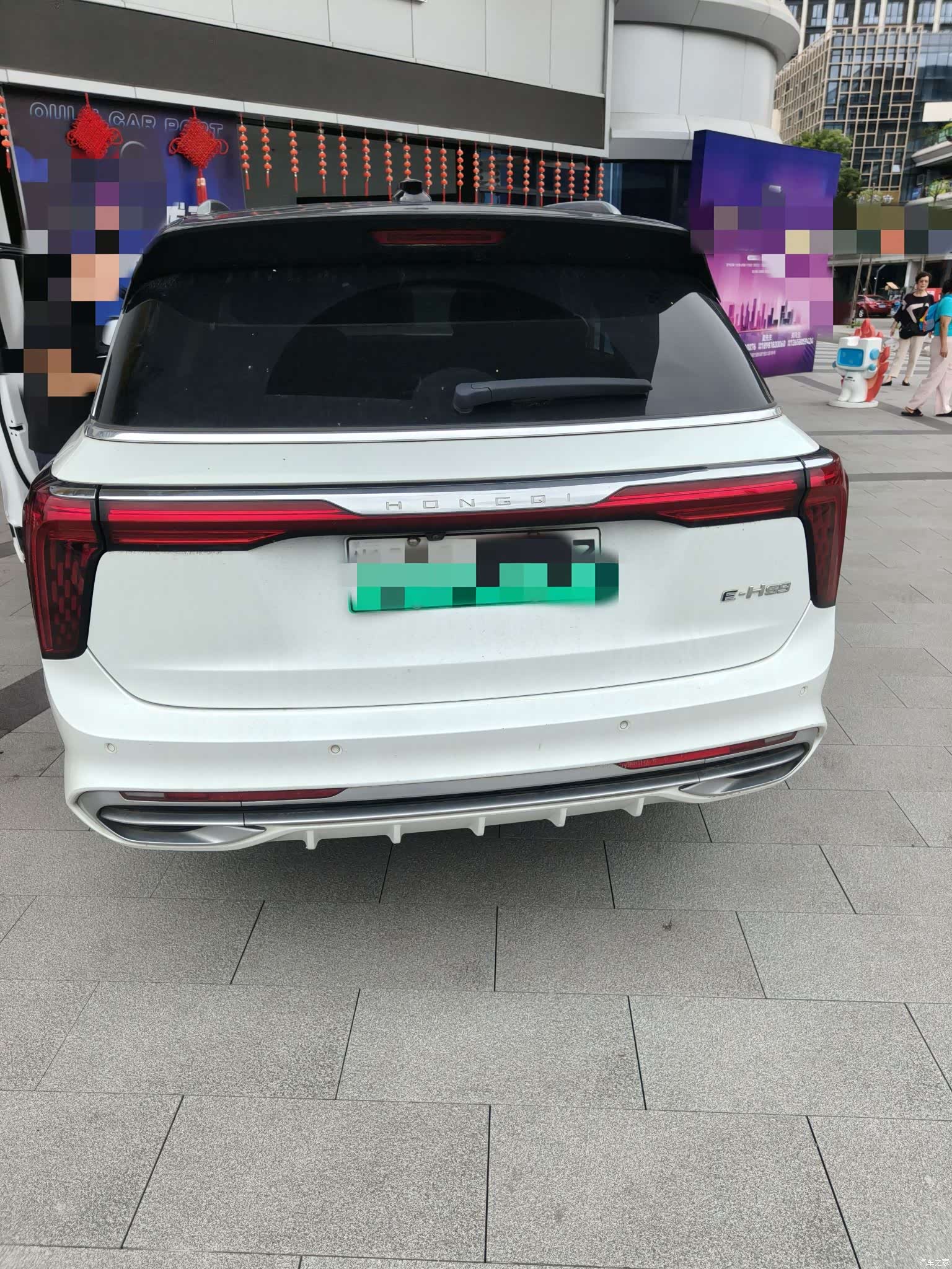 Hongqi E-HS9, 2022 2