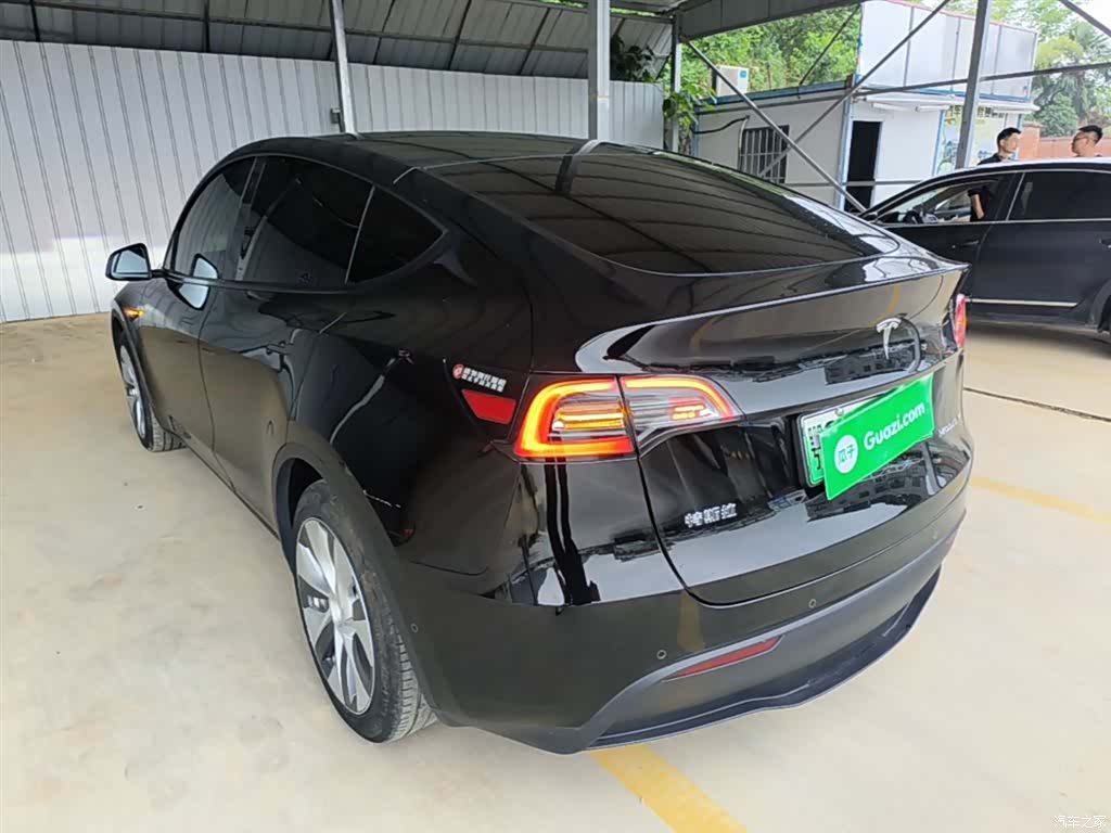 Tesla Model Y, 2023 все фото
