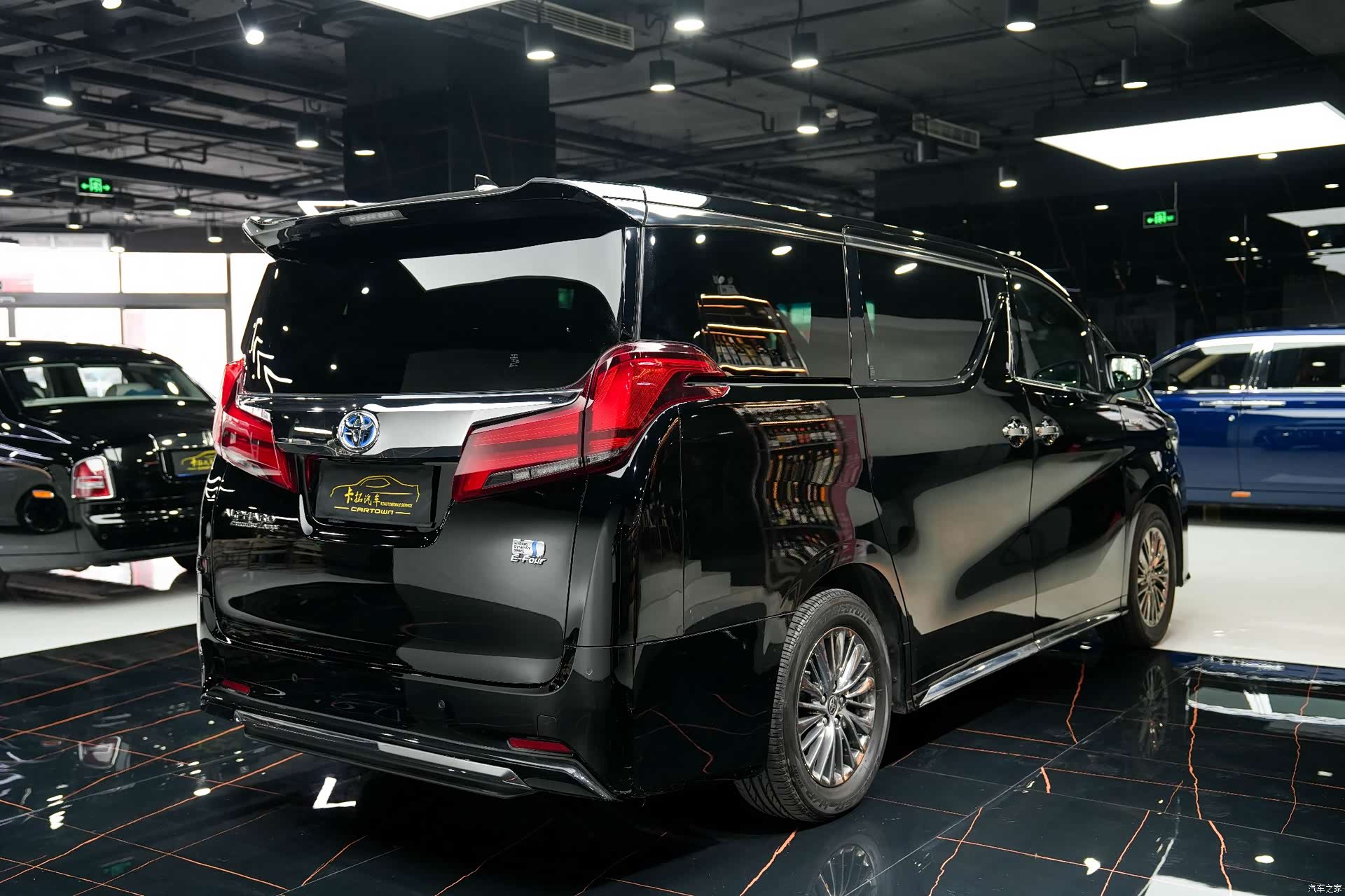 Toyota Alphard, 2022 39