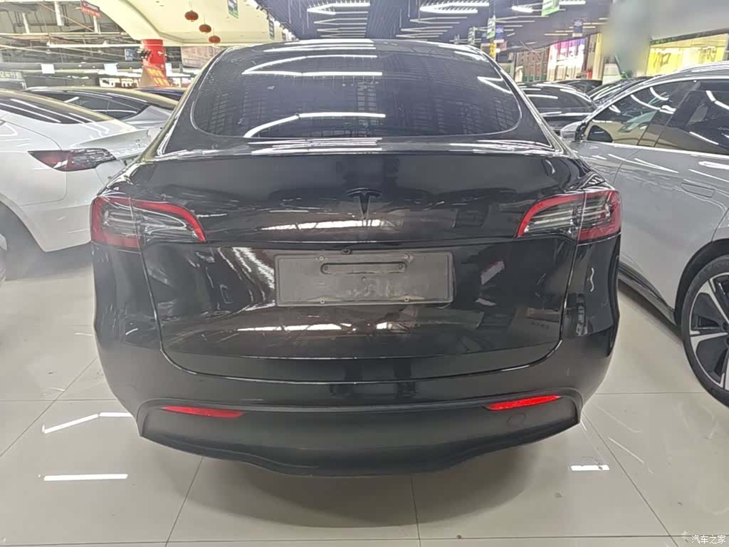 Tesla Model Y, 2024 6