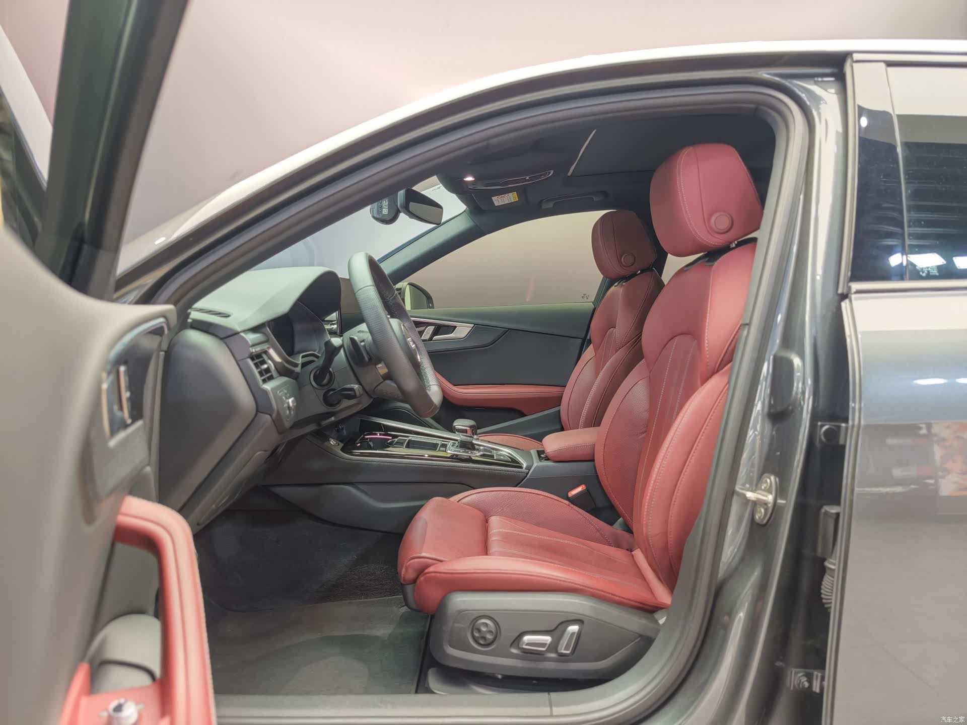 Audi A4L, 2024 все фото