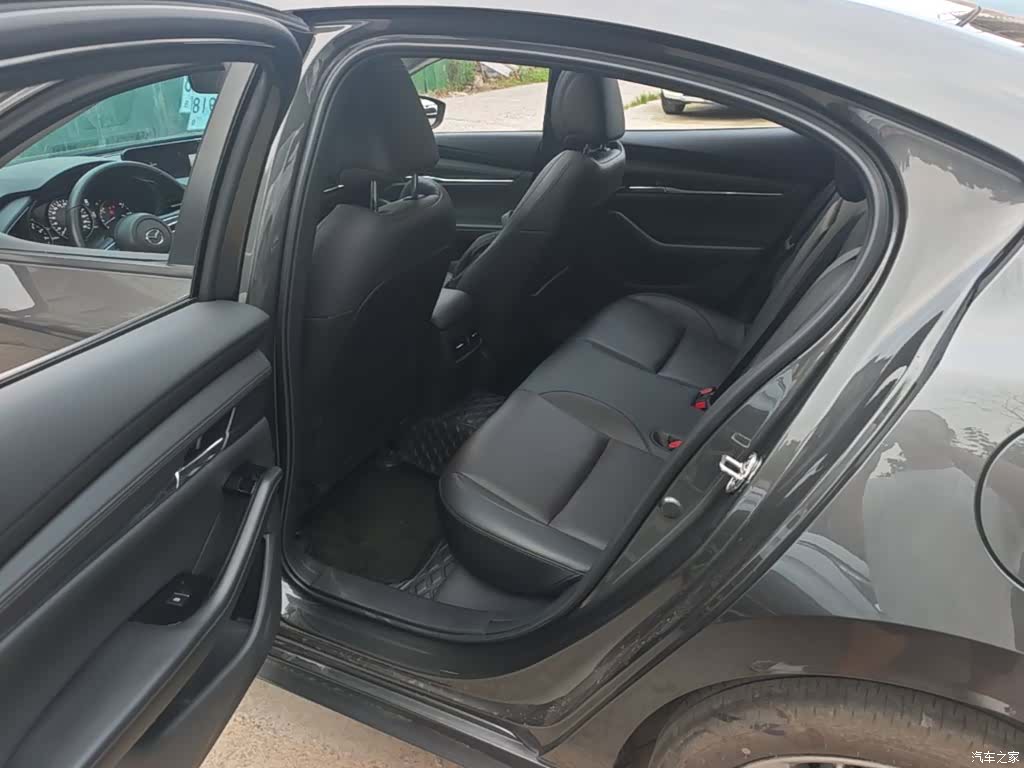 Mazda Mazda3, 2025 17