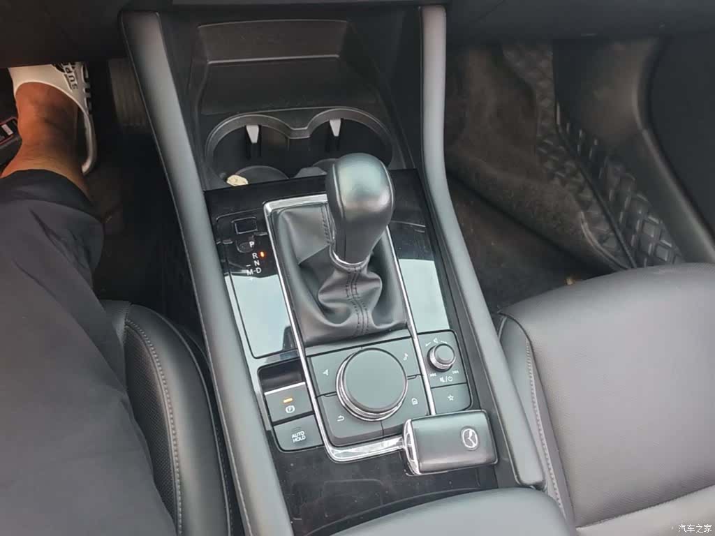 Mazda Mazda3, 2025 14