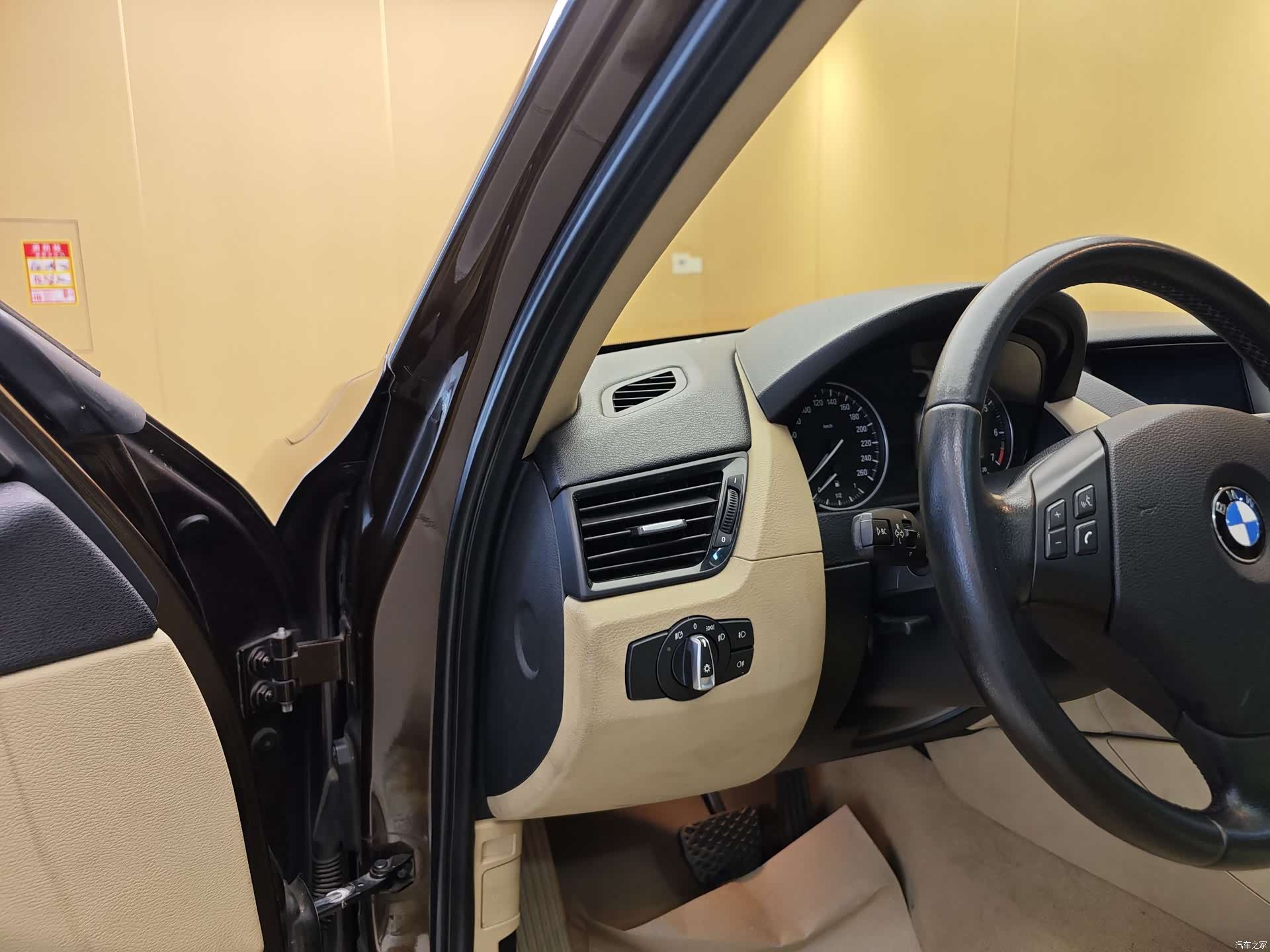 BMW X1, 2013 11