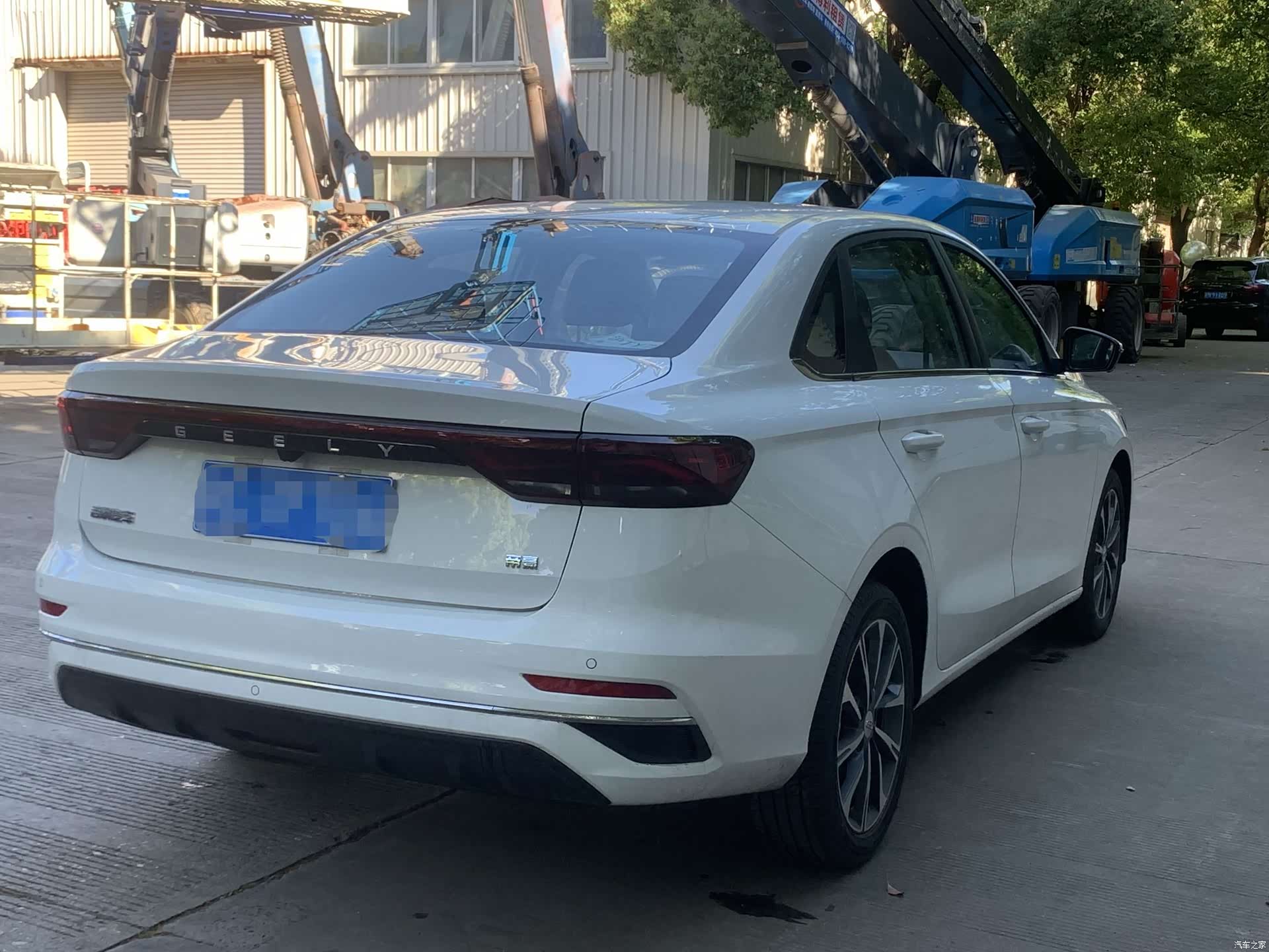 Geely Emgrand, 2025 12