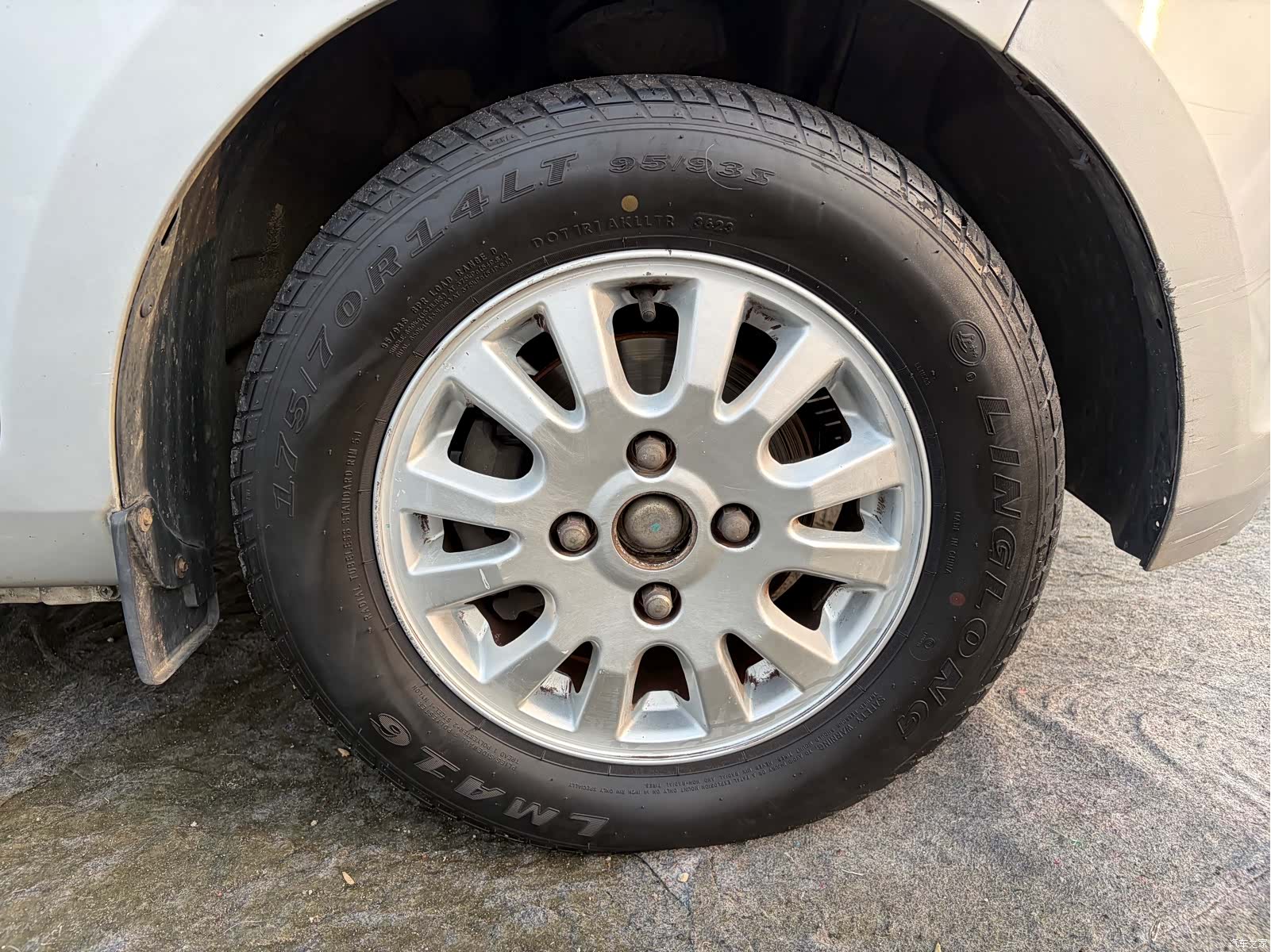 Wuling V, 2017 17