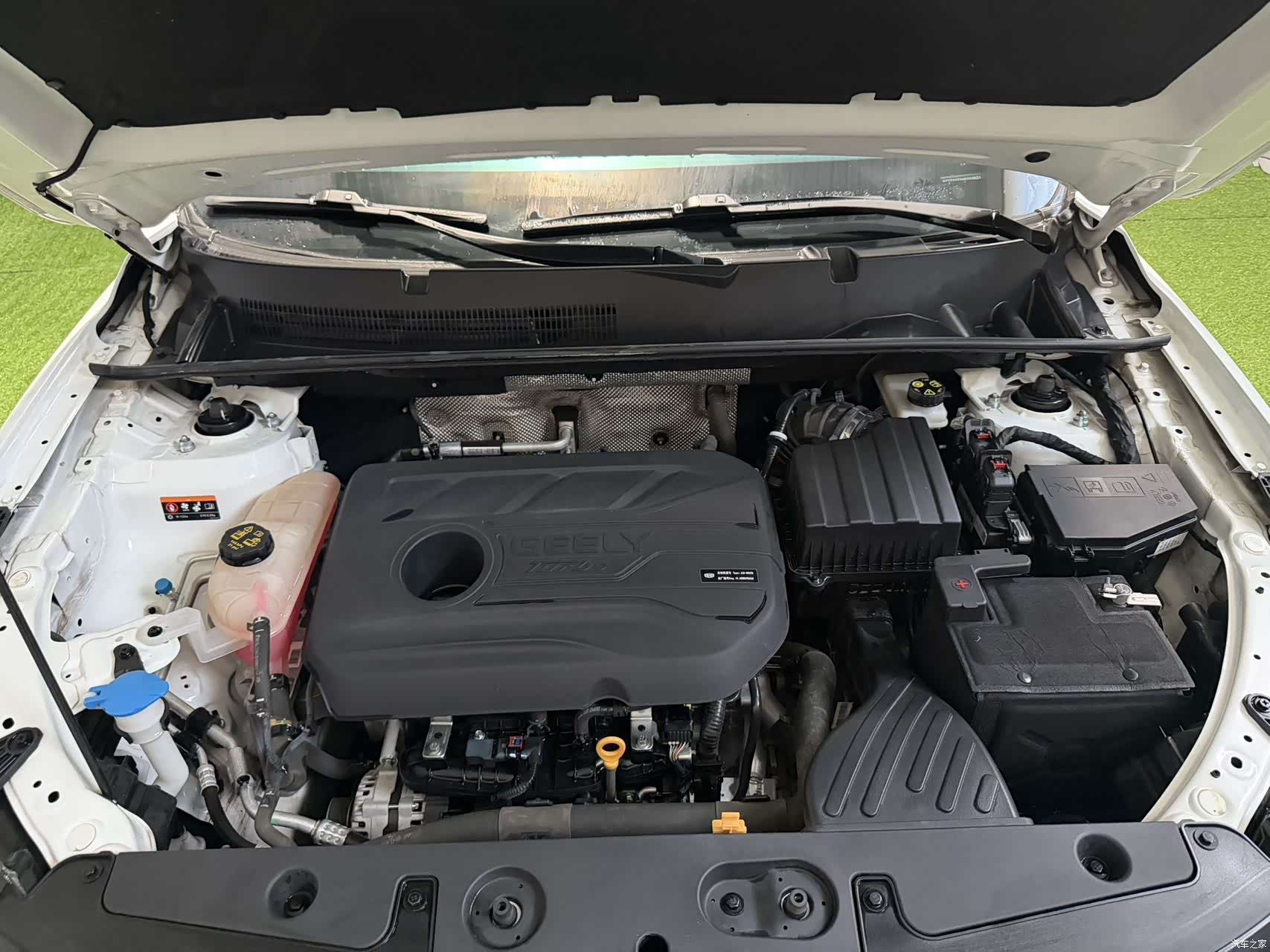 Geely X6, 2022 19