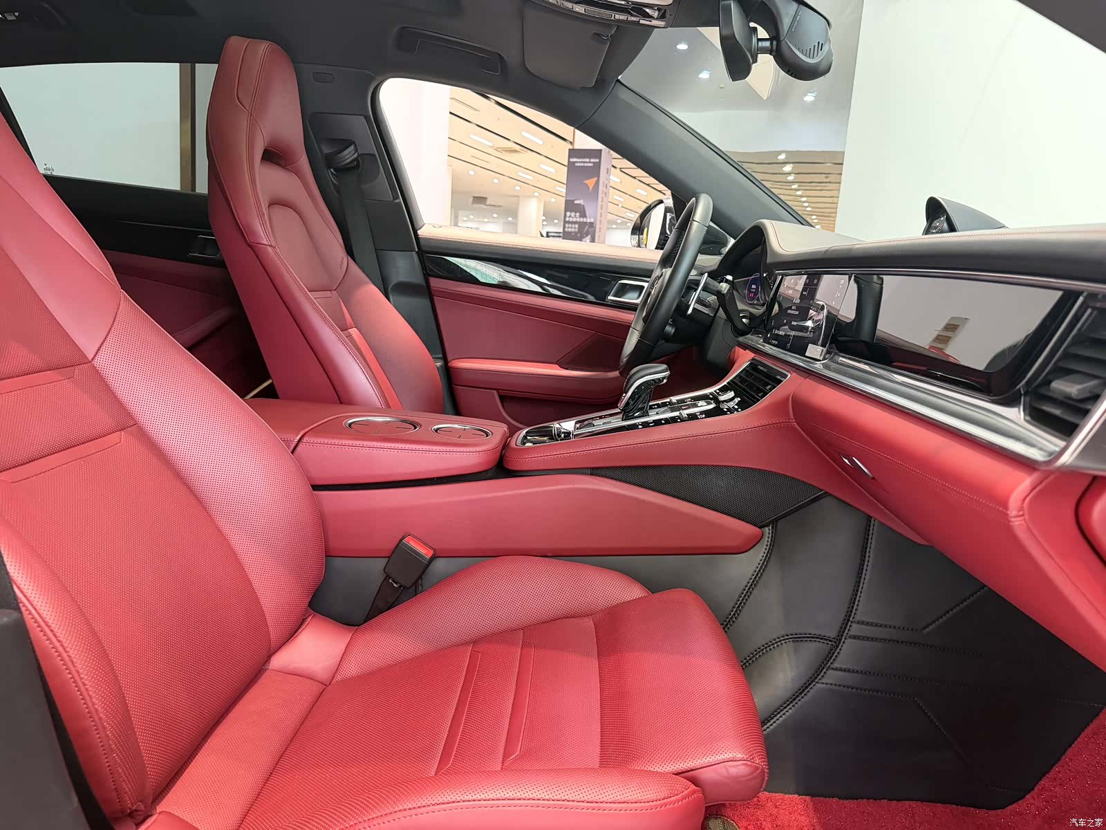 Porsche Panamera, 2023 9