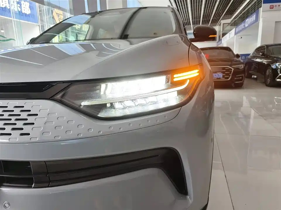 Leapmotor C11