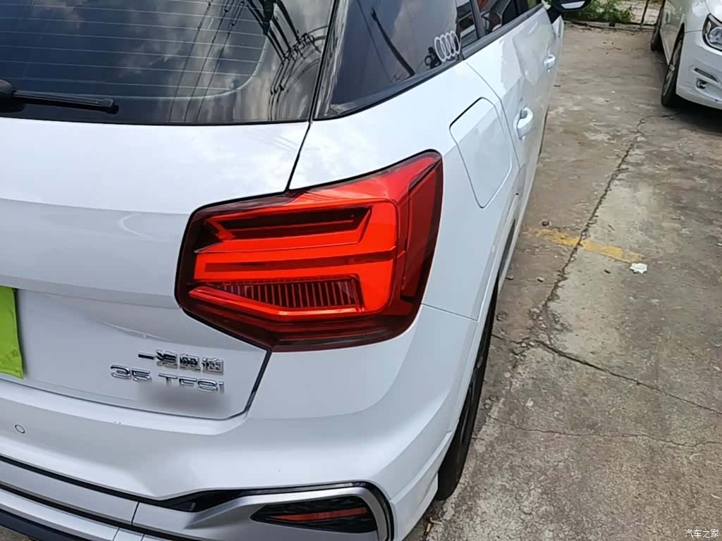Audi Q2L, 2023 8