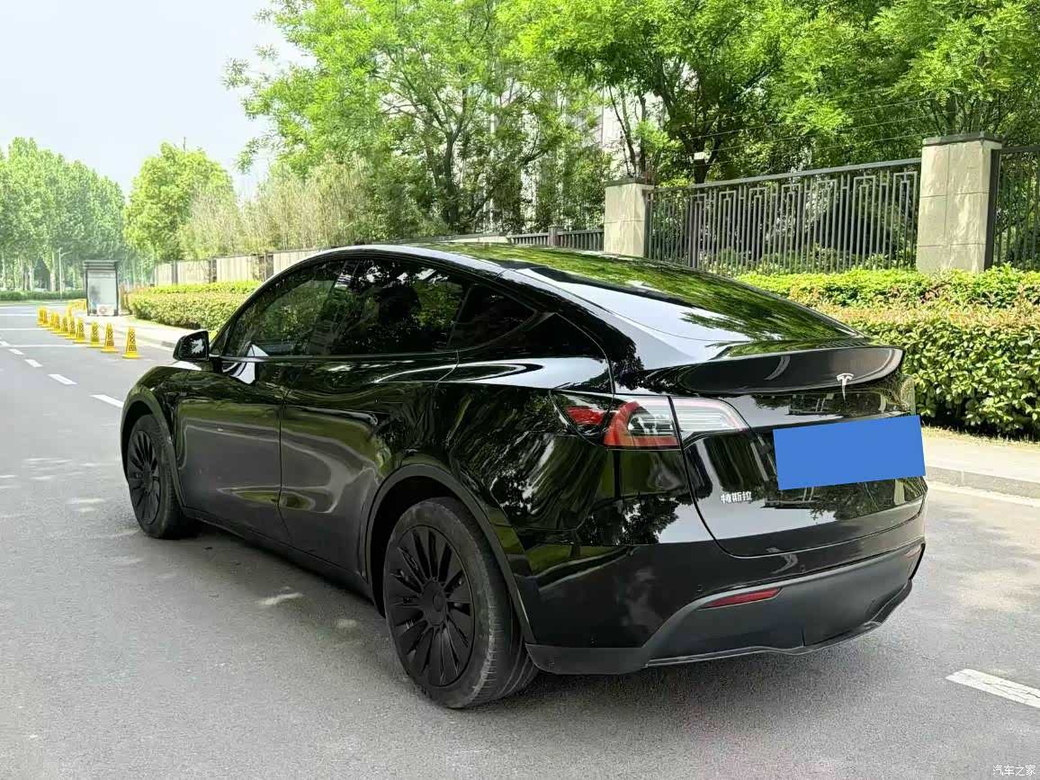 Tesla Model Y, 2023 7