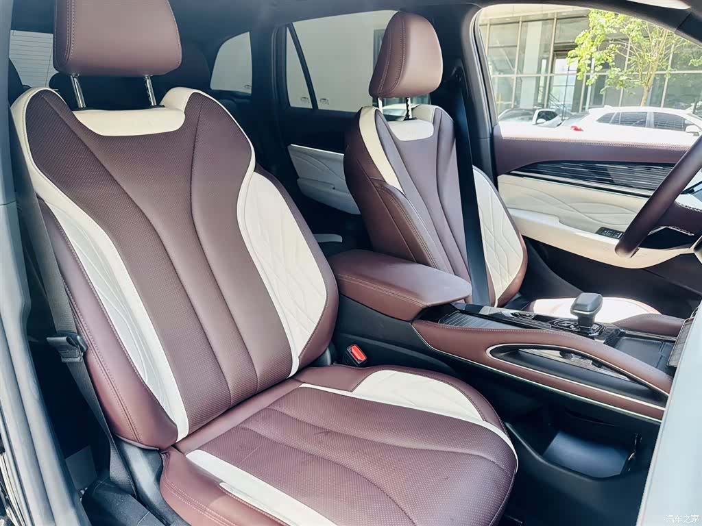 Geely Xingyue L, 2025 7