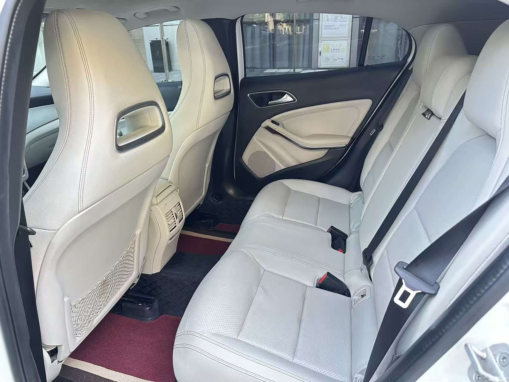 Mercedes-Benz GLA, 2015 7