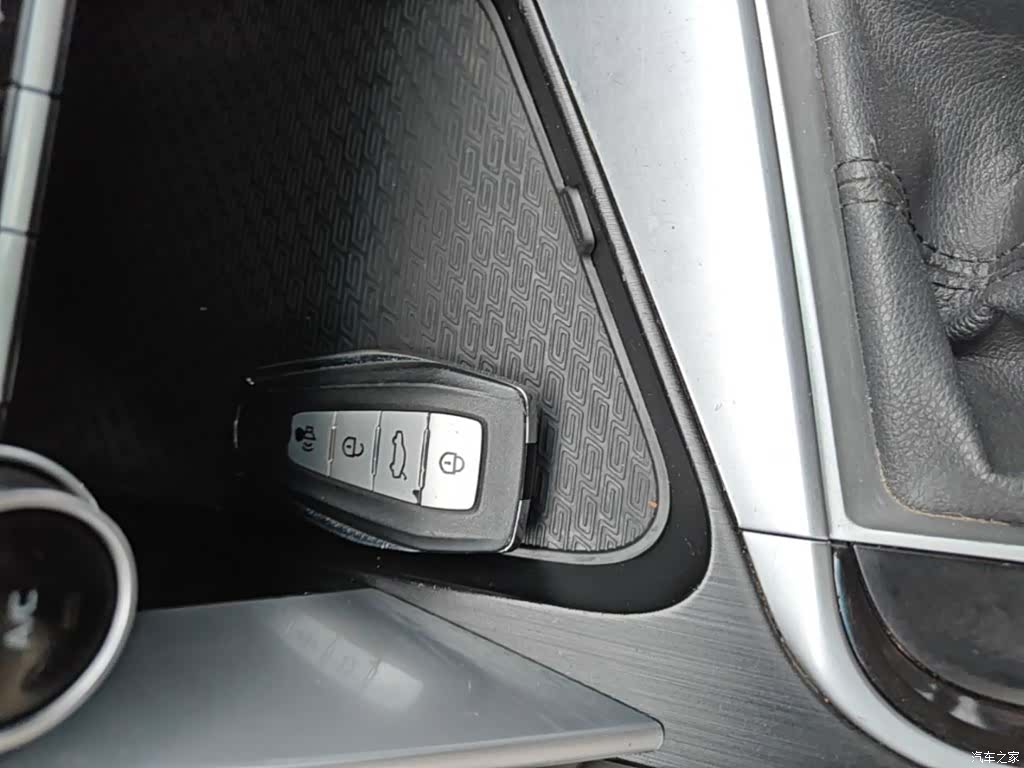 Geely Binray, 2019 9