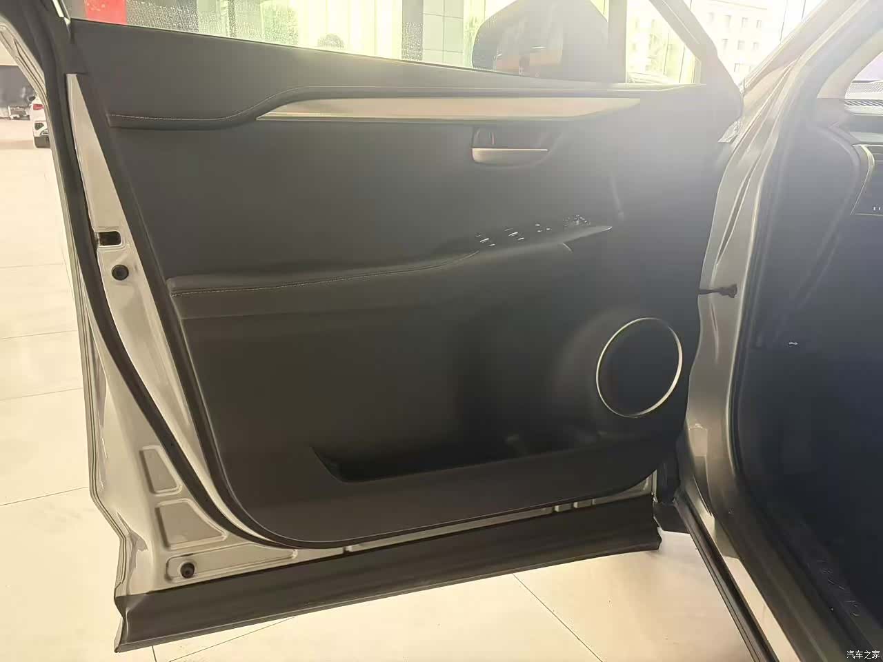 Lexus NX, 2021 16