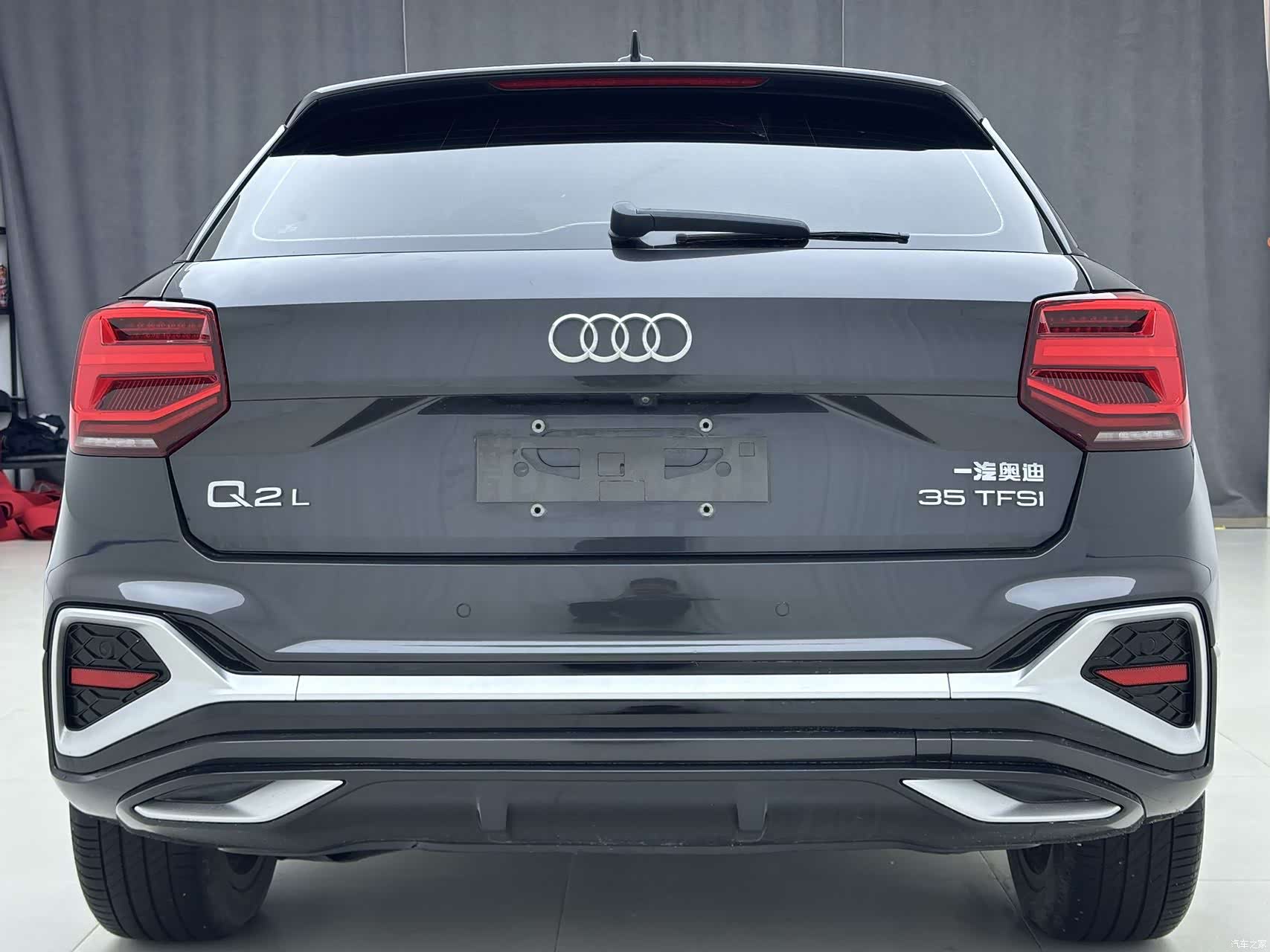 Audi Q2L, 2022 все фото