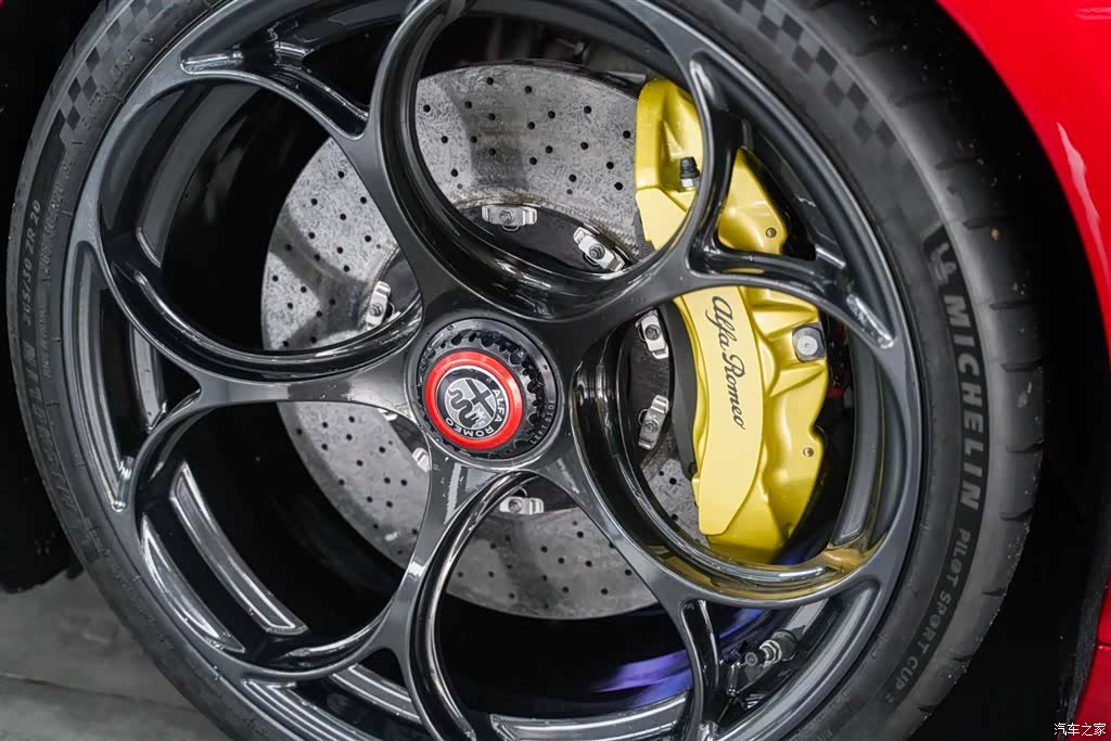 Alfa Romeo Giulia, 2022 10