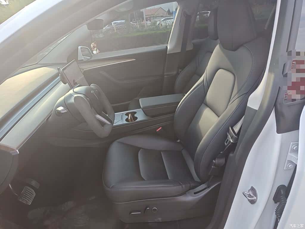 Tesla Model Y, 2023 11