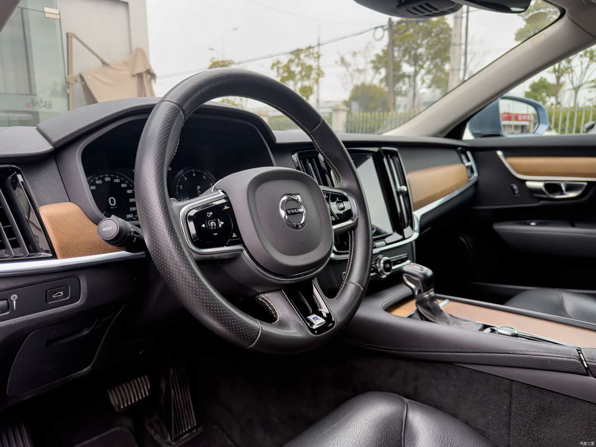Volvo S90, 2019 19
