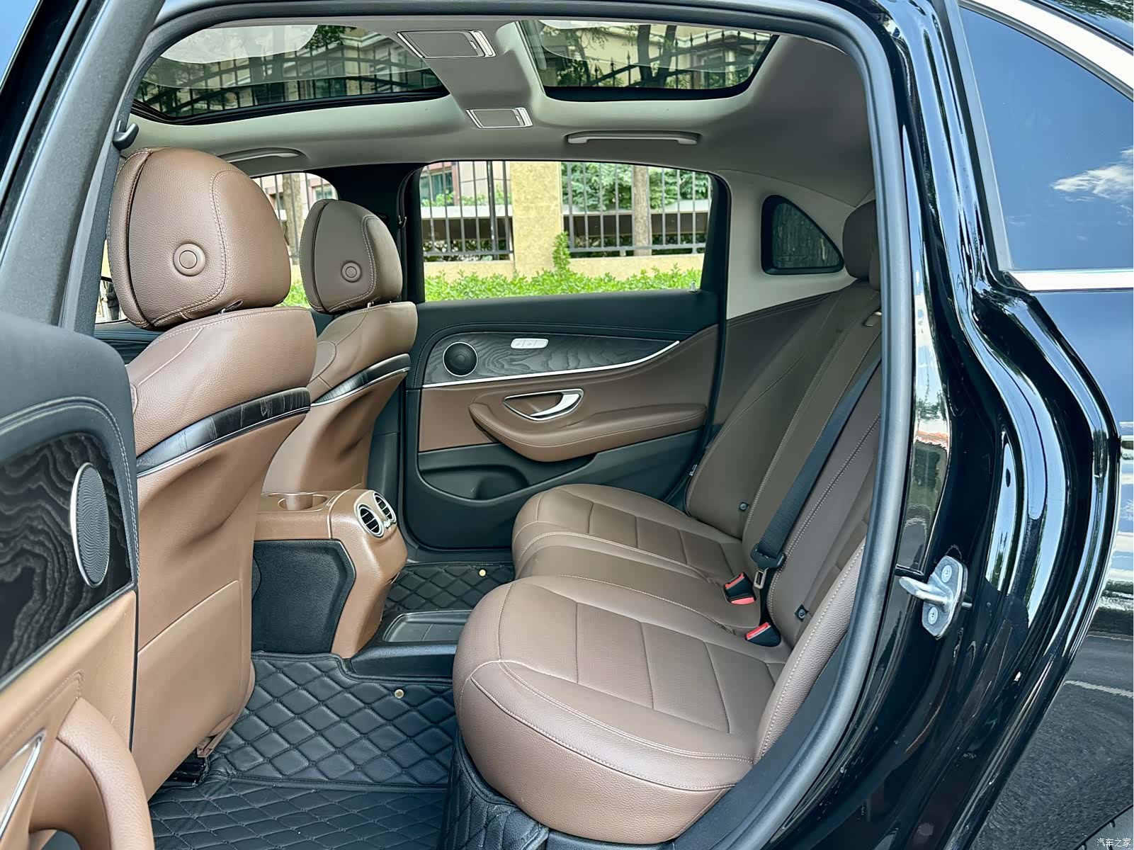 Mercedes-Benz E-Class, 2020 13