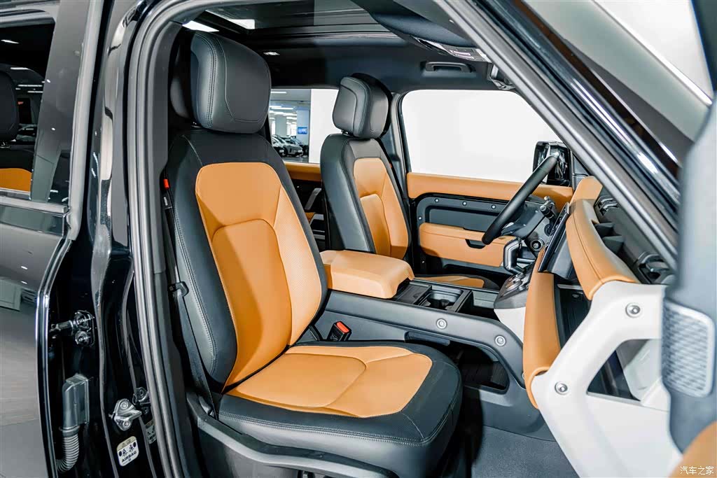 Land Rover Defender, 2023 25