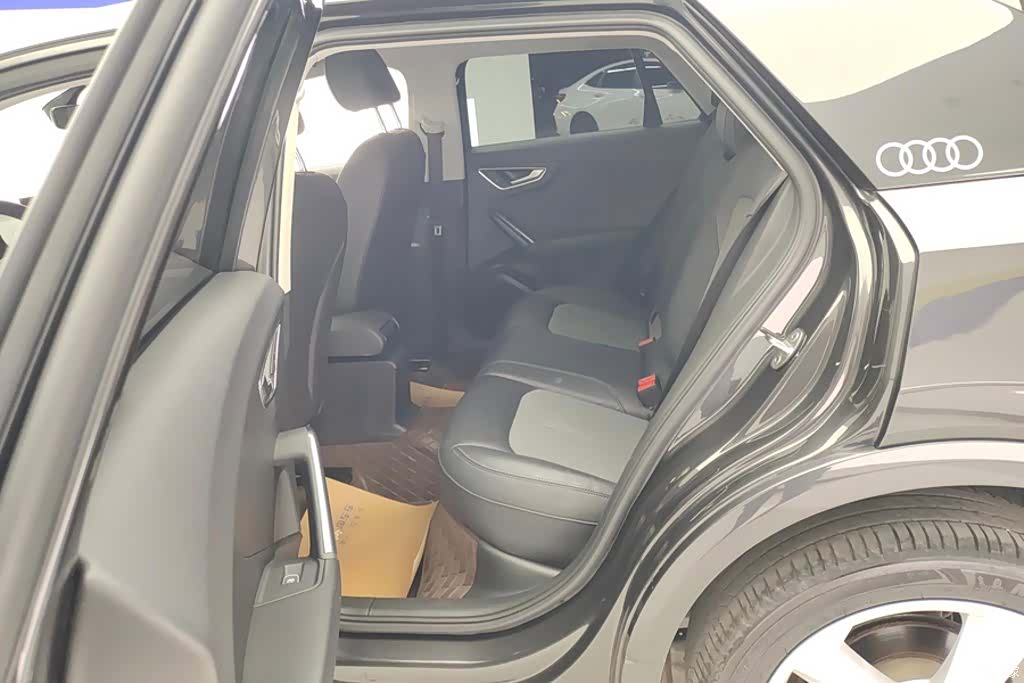 Audi Q2L, 2021 11
