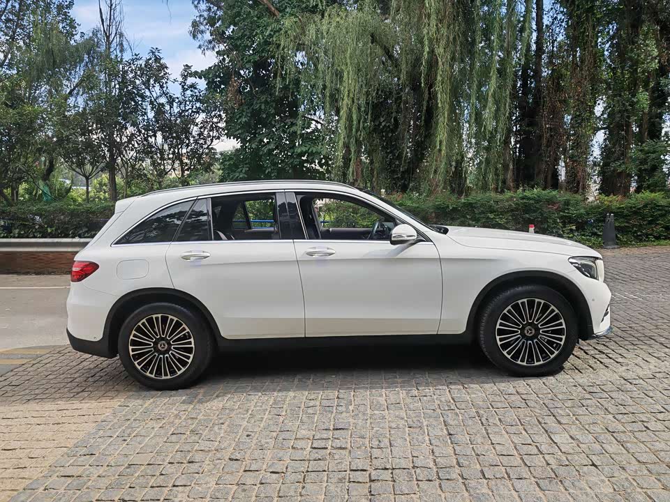 Mercedes-Benz GLC Mercedes-Benz GLC