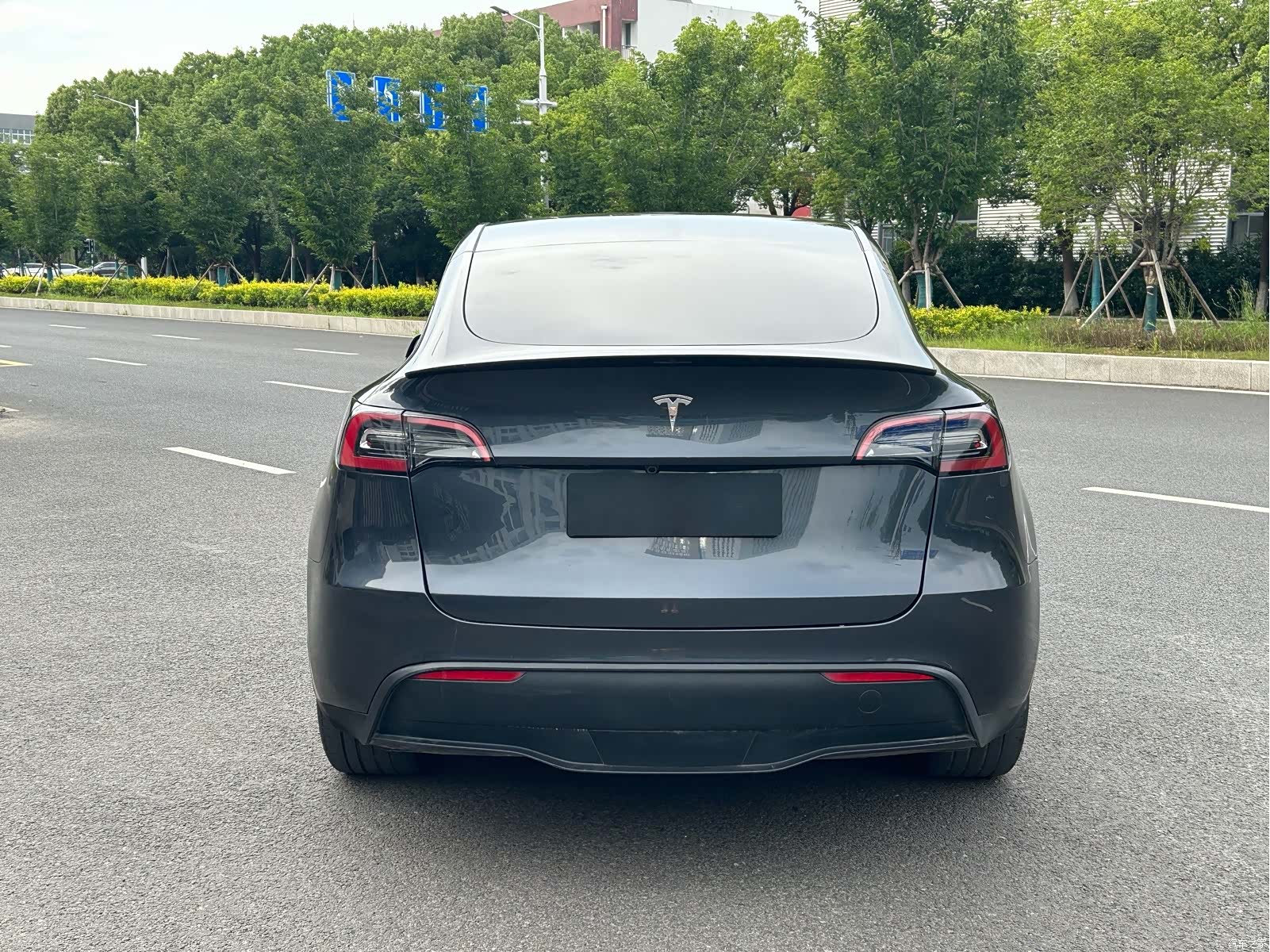 Tesla Model Y, 2024 9