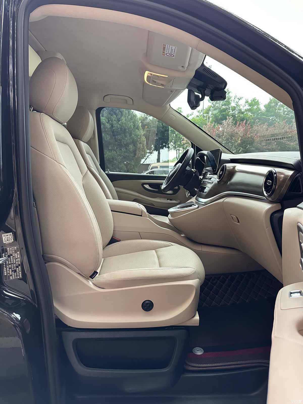 Mercedes-Benz V-Class, 2022 10