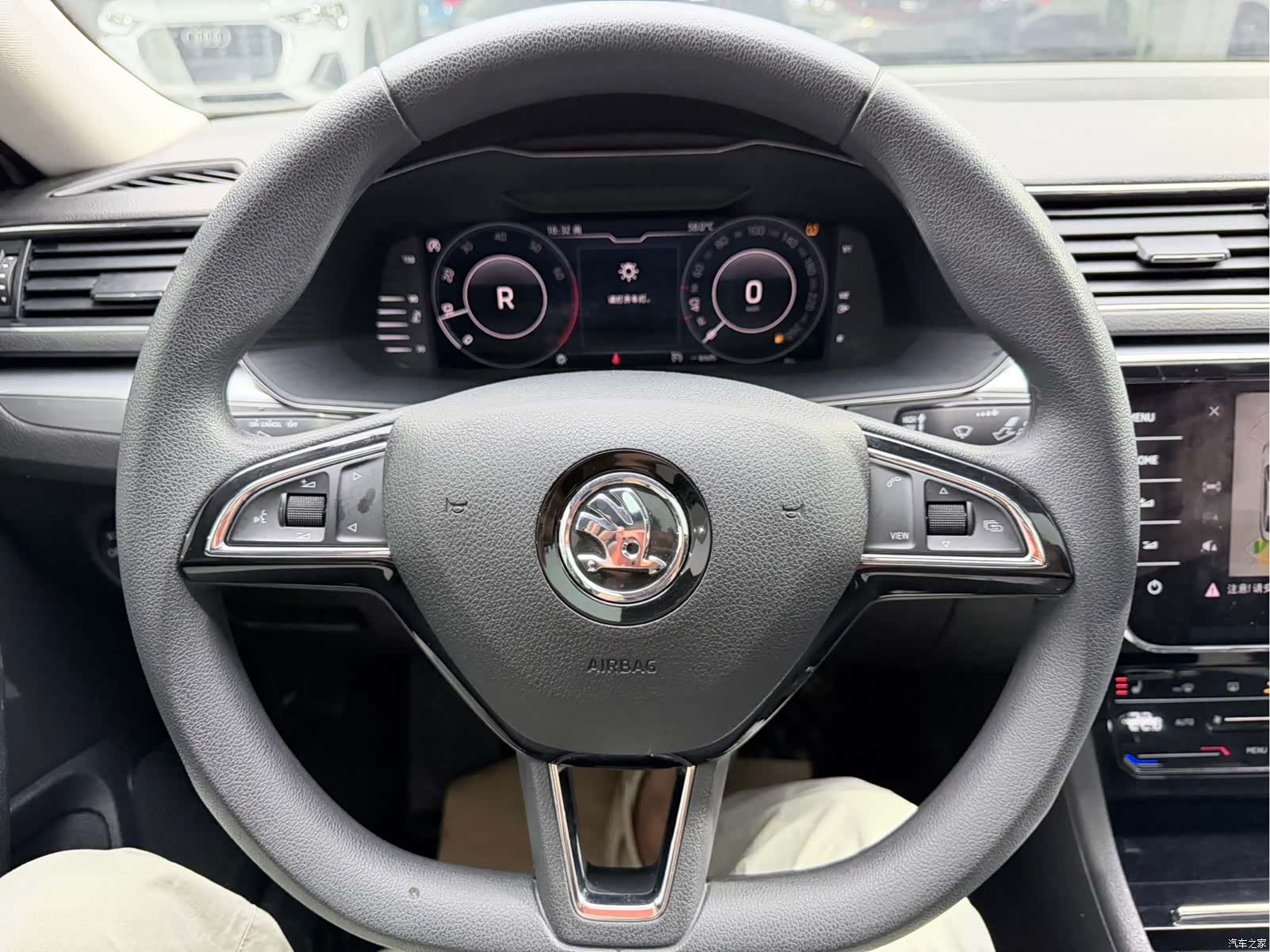 Skoda Superb, 2023 10