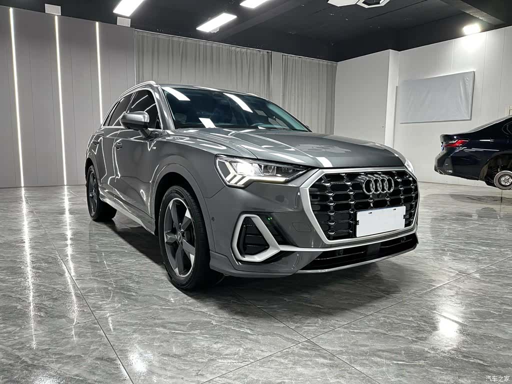 Audi Q3, 2022 3