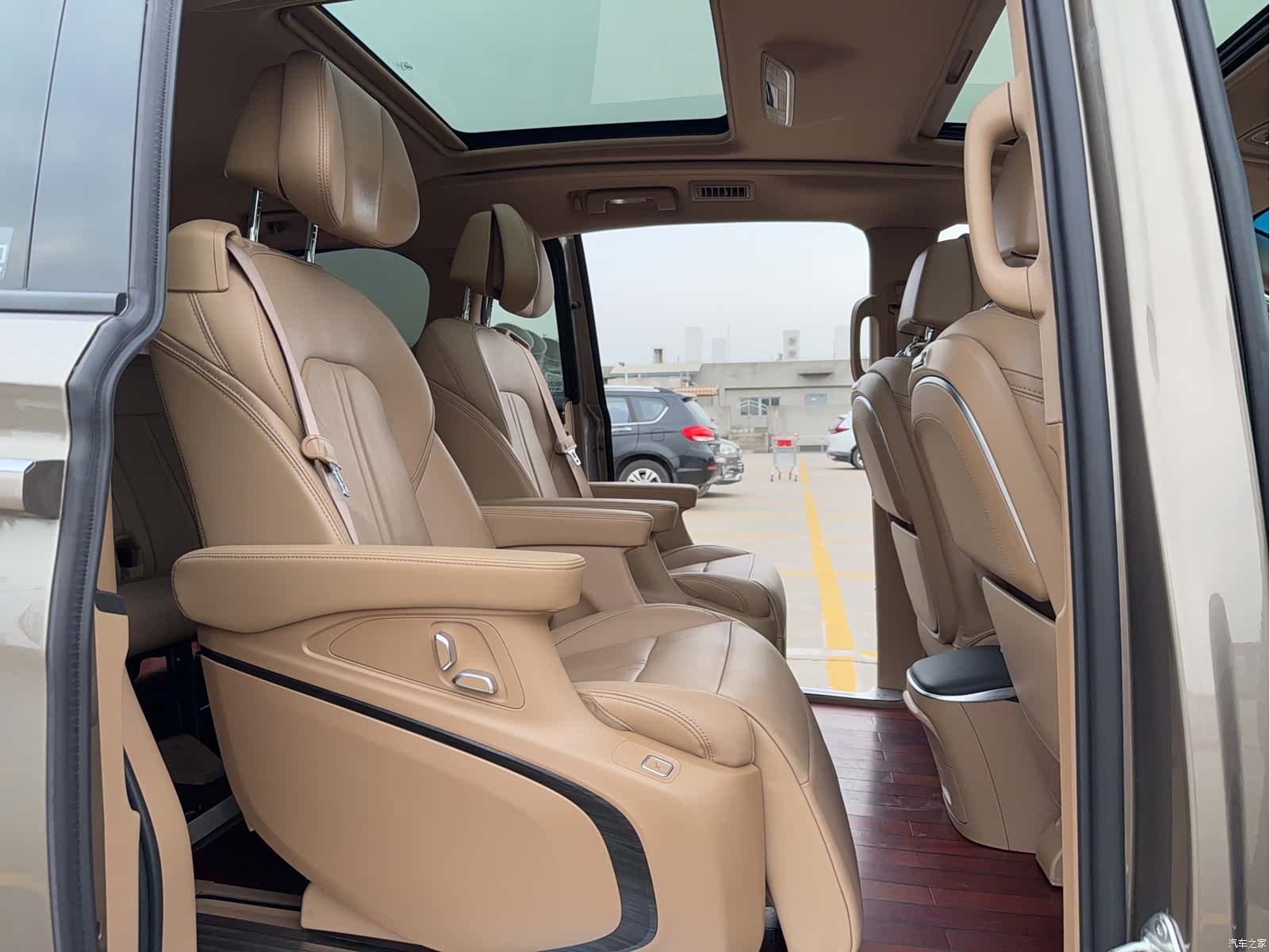 Buick GL8, 2020 13