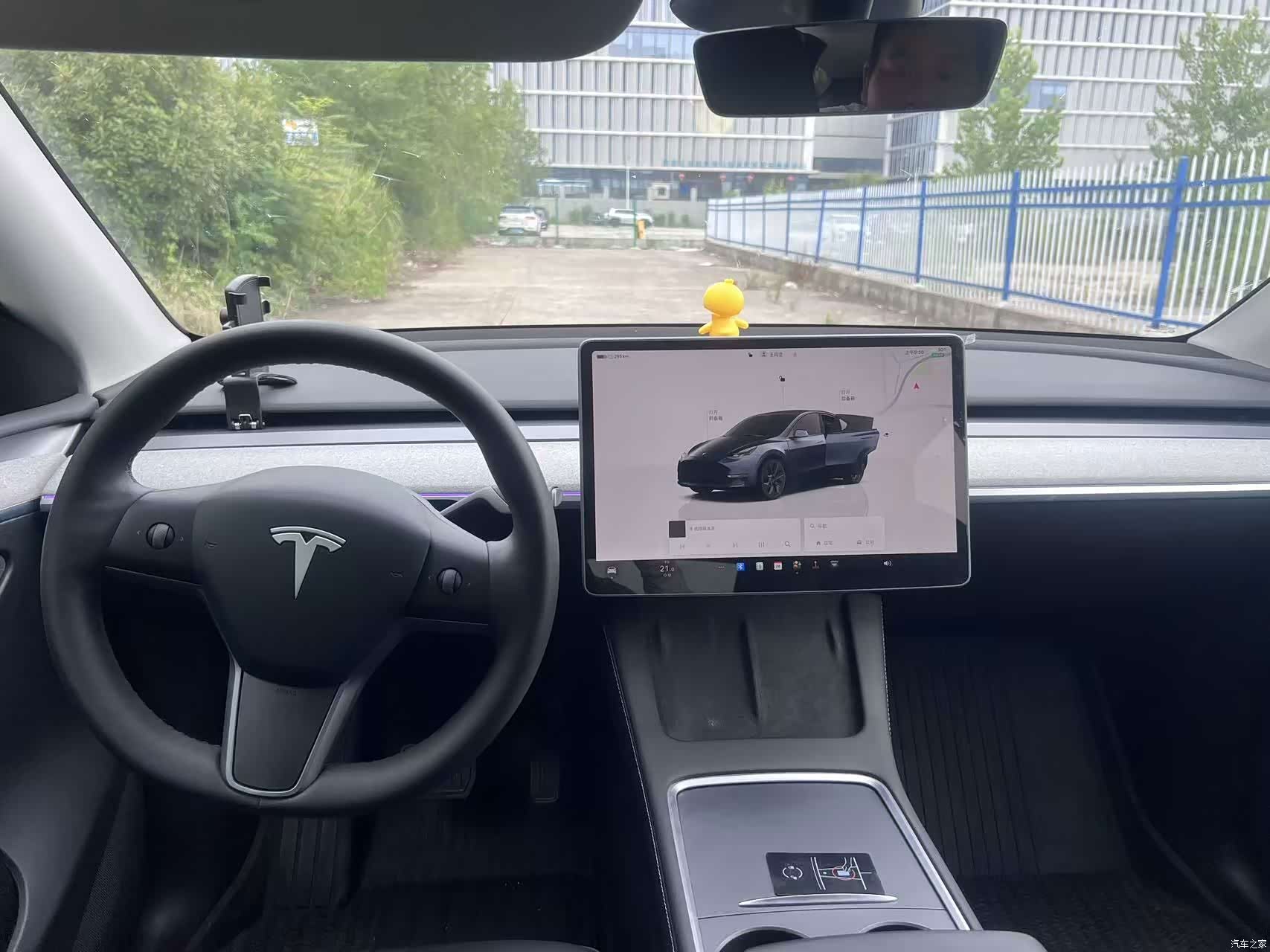 Tesla Model Y, 2024 6