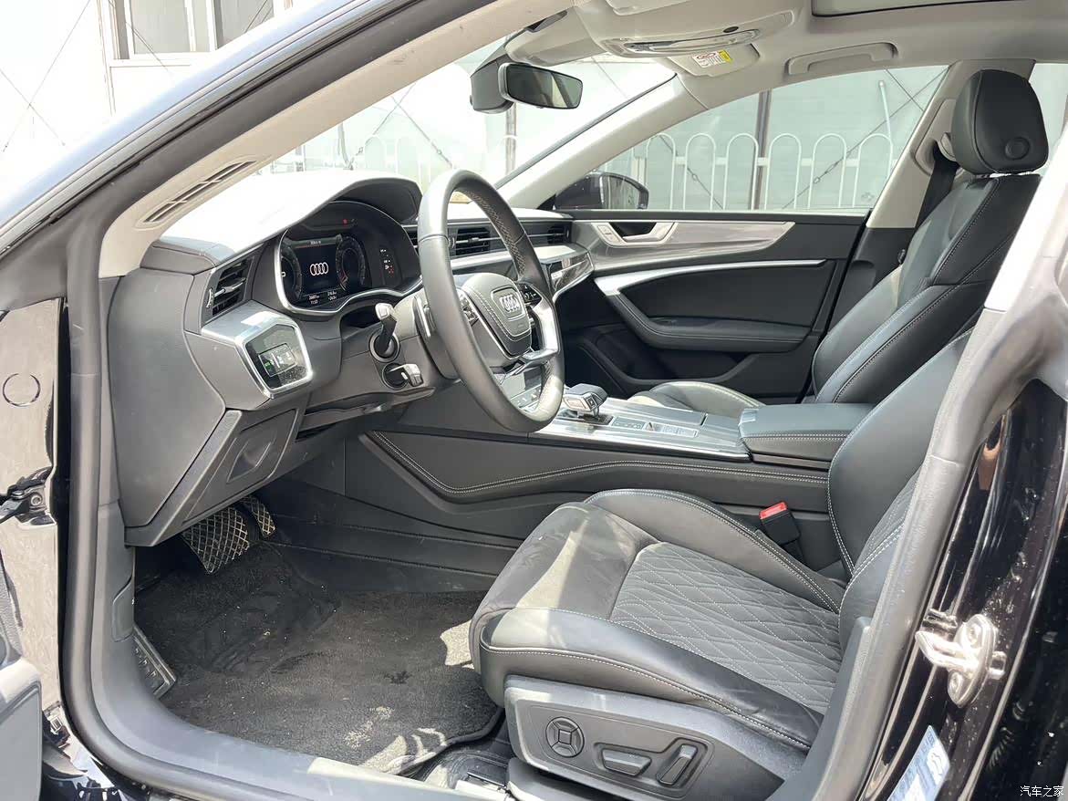 Audi A7L, 2025 4