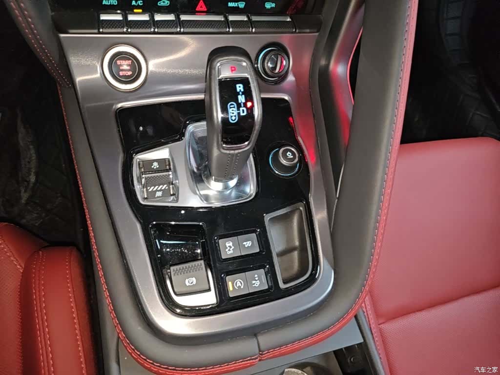 Jaguar F-TYPE, 2024 14