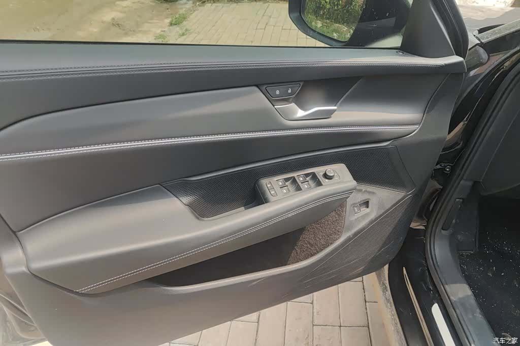 Volkswagen Passat, 2025 7