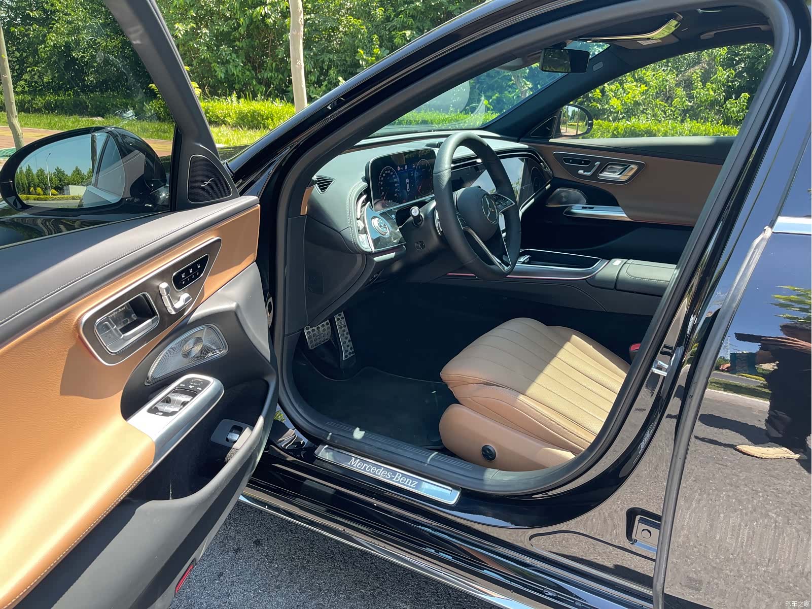 Mercedes-Benz E-Class, 2025 4