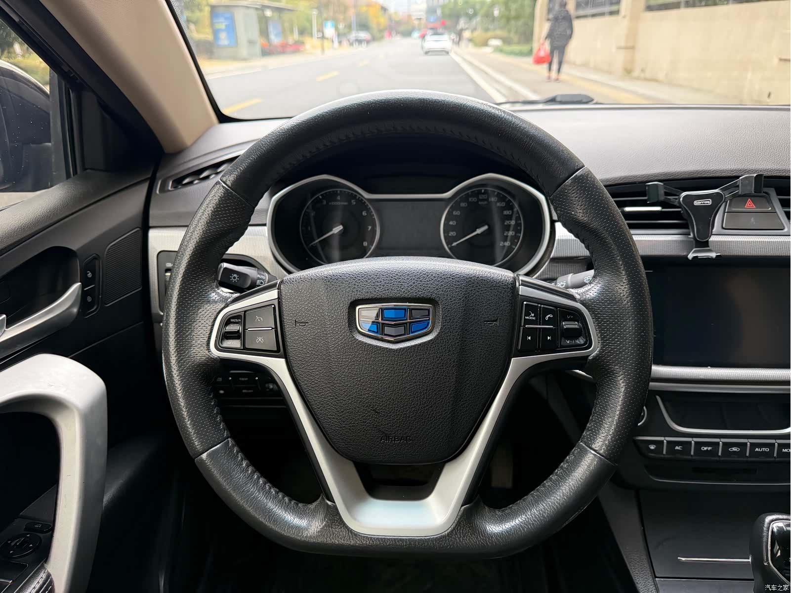 Geely Emgrand, 2018 12