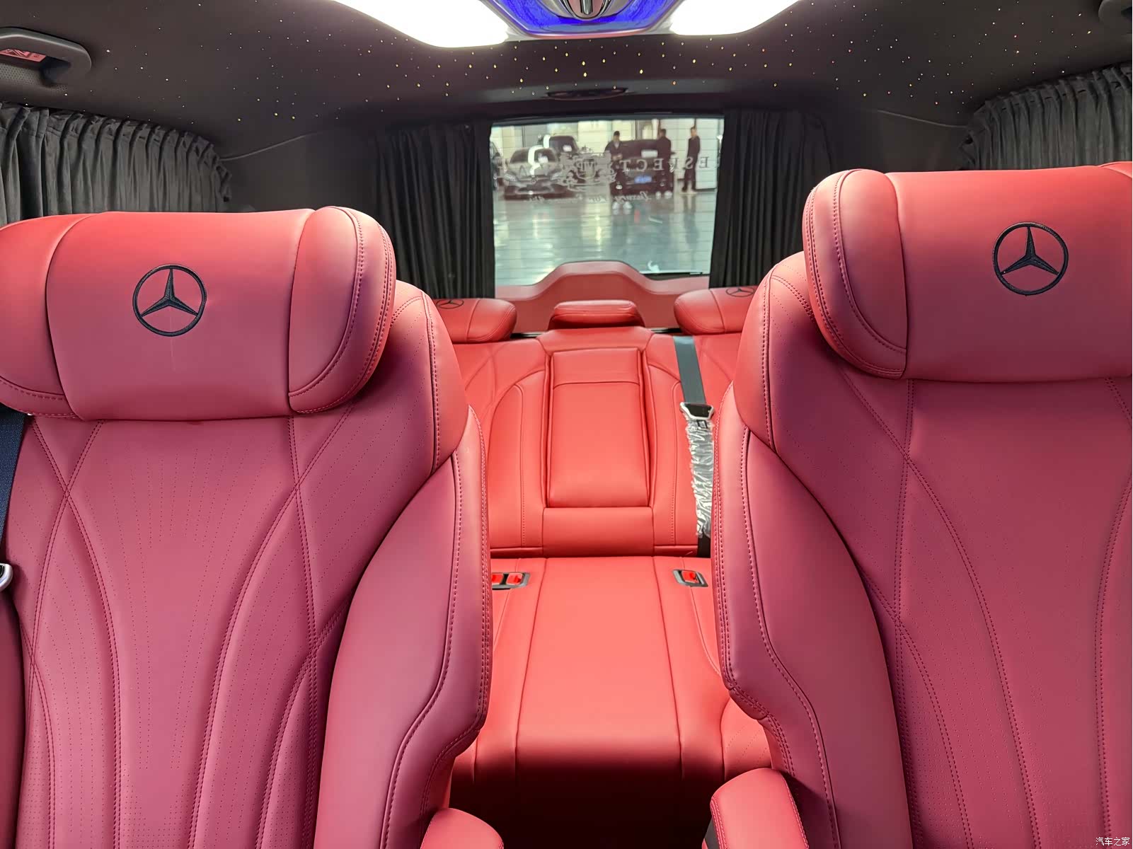 Mercedes-Benz 7, 2021 14