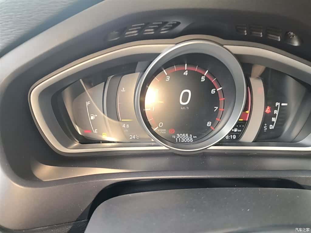 Volvo V40, 2019 12
