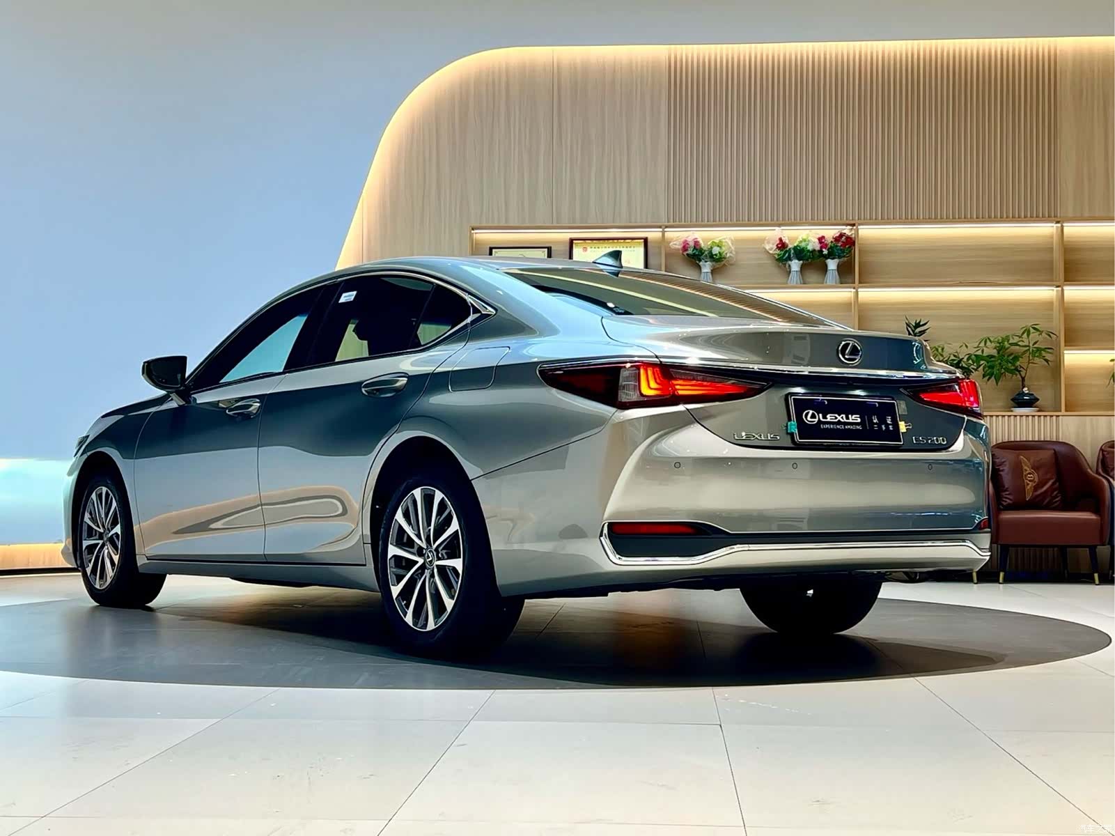 Lexus ES, 2024 все фото
