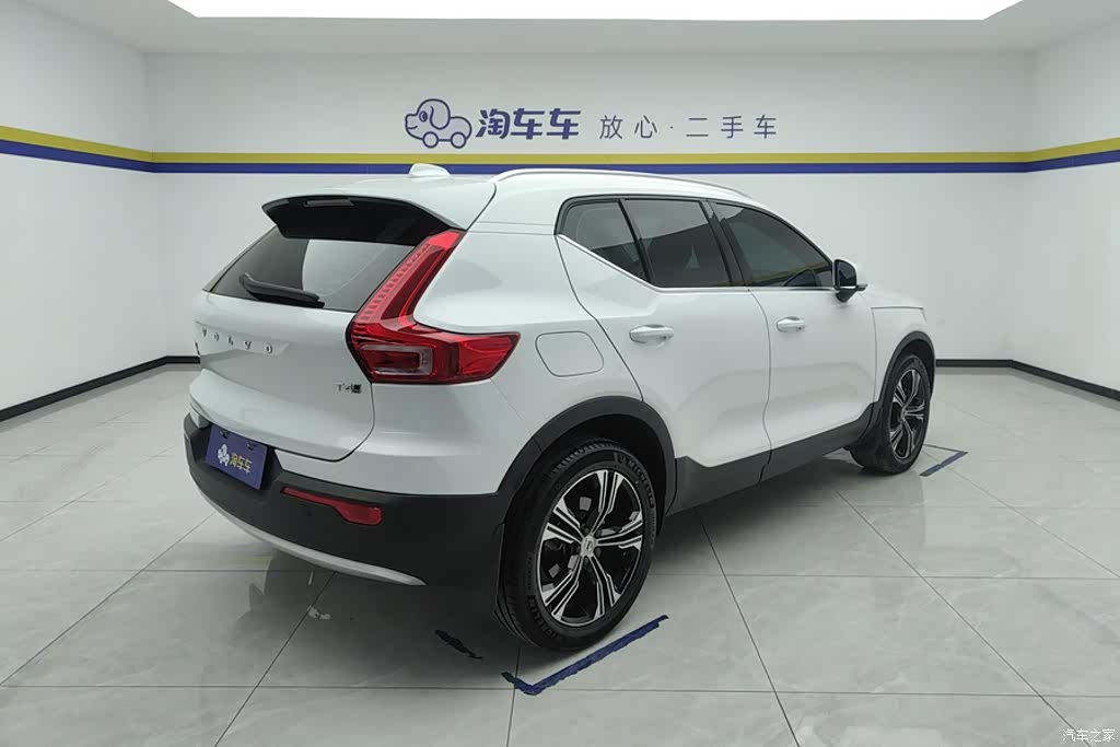 Volvo XC40, 2021 3